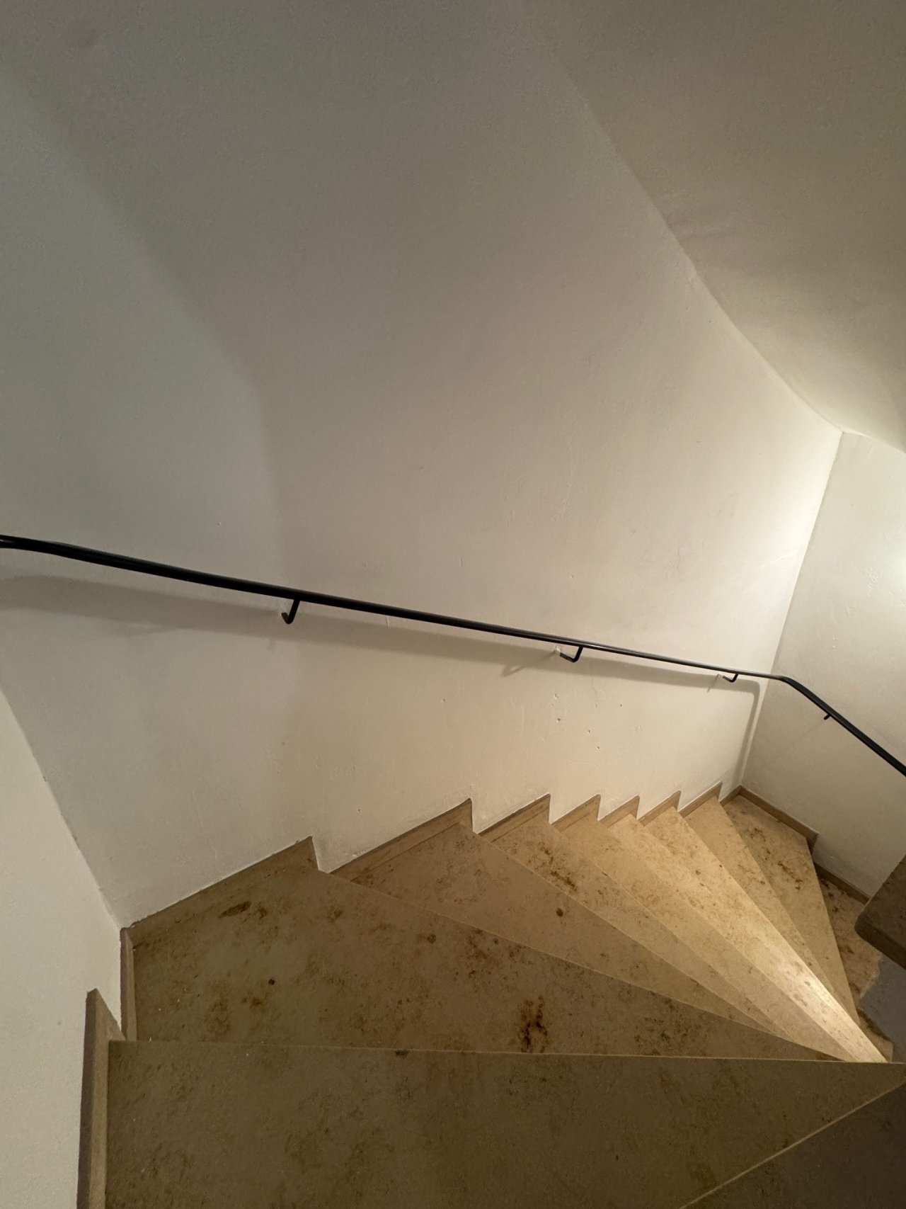 15. Treppe EG zu KG