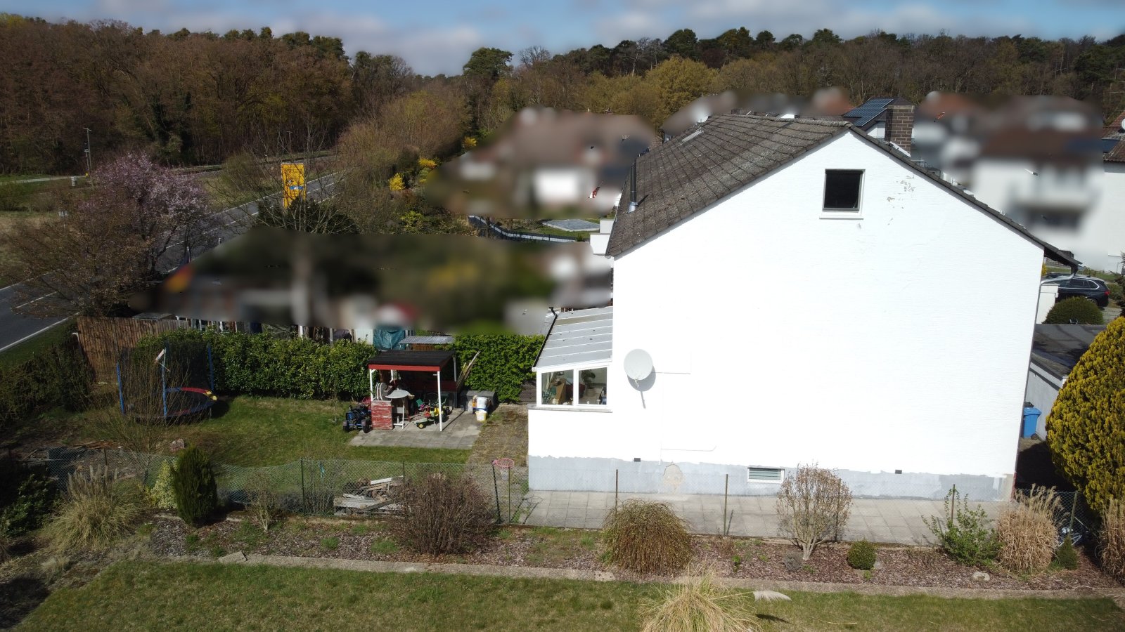 .. Seitenansich Haus