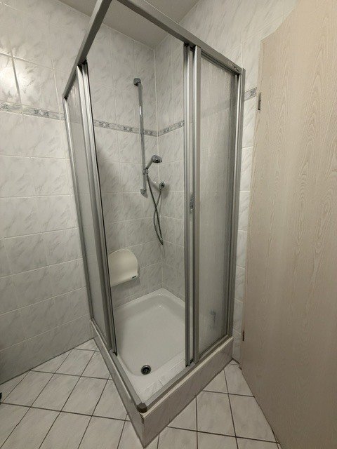 . Bad Dusche . Bad Dusche