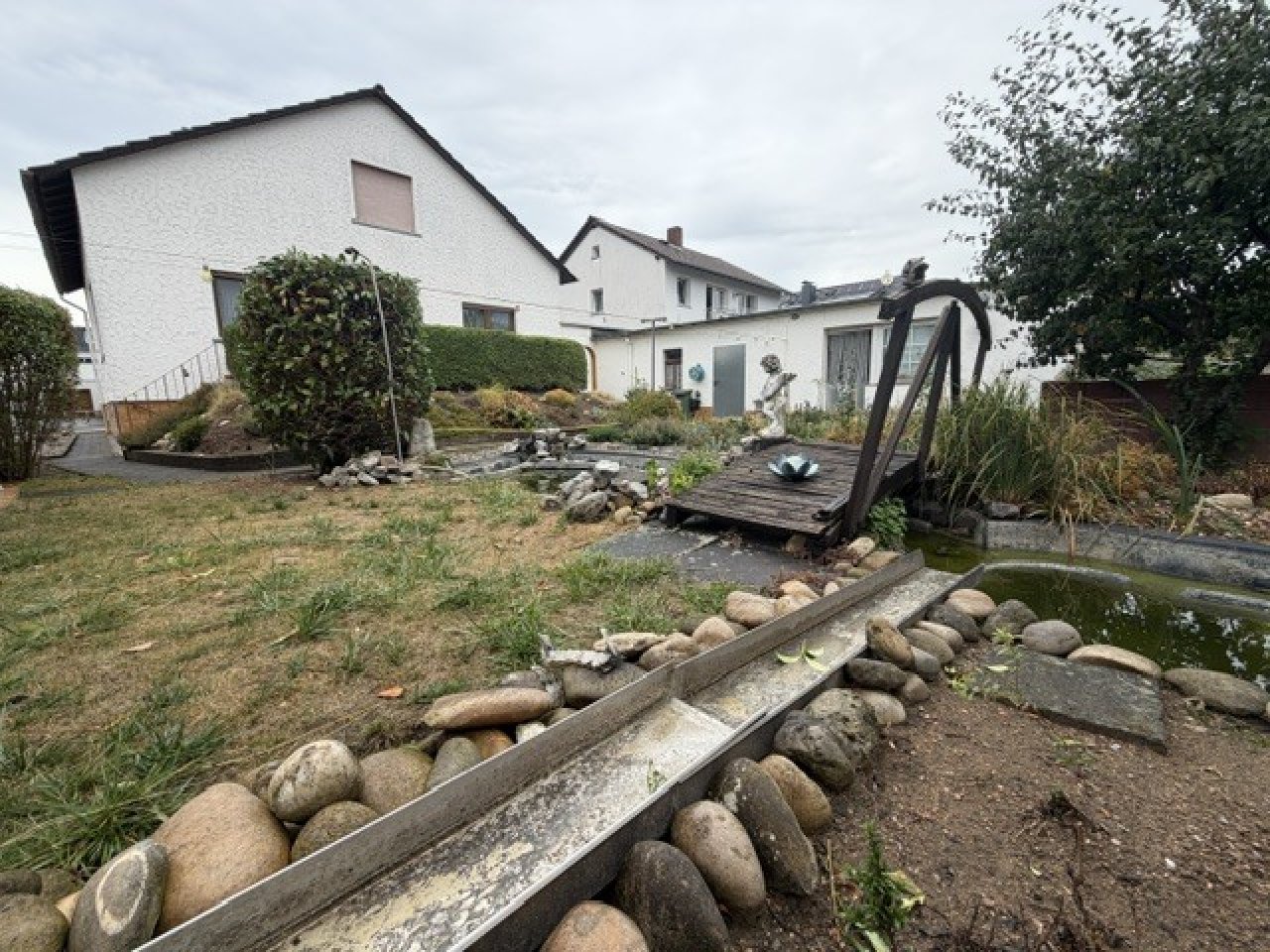 . Garten Blick zum Haus